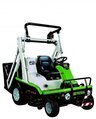 <b>H124DX_1</b><br>Etesia H124DX on varustettu käännettävällä turvakaarella