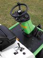 <b>hydro-124dx-confort-ergonomie-021267537377</b><br>Etesia H124DX ohjaamoon on esteetön kulku ja hallintalaitteet kevyet käyttää