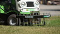 <b>Tielbürgen Greenkeeper 110 hara</b><br>Tielbürgen Greenkeeper 110 hara kiinnitettynä Etesia H100E ajoleikkuriin