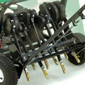 <b>Billy Goat PL2500SPH PLUGR kampi-ilmastin</b><br>Billy Goat PL2500SPH PLUGR ilmastaa 7cm syvyyteen kovassakin maaperässä