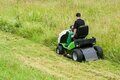 Etesia H100 III lisävarusteena saatava taaksepurkusuppilo