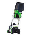 <b>Etesia Buffalo 4-vetodiesel korkeanosto korkeanosto</b><br>Etesia Buffalo 4-vetodiesel korkeanoston tukkeutumaton kerääjä. Leikkuulaite menee osittain leikkuulaitteen alle - tukkeutuvaa siirtokanavaa ei ole.