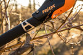 <b>Prunion Pole_työssä_lähikuva</b><br>Prunion malliin on saatavana 150cm pituinen varren jatkokappale