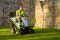 <b>Etesia Hydro 80 töissä</b><br>Etesia Hydro 80 työteho ja leikkuujälki on erinomainen