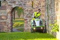 <b>Etesia Hydro 80 töissä</b><br>Etesia Hydro 80 työteho ja leikkuujälki on erinomainen