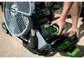 <b>FN1800E_EGOEU_Misting Fan_Lifestyle_(2)_medium</b><br>Ego Power plus FN1800E kostuttava tuuletin 50cm ja kotelolla suojattu akku