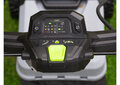 <b>LM1710E_Power+_Mowers_Lifestyle Photography_UK_02_medium</b><br>Ego Power plus LM1710E työnnettävän leikkurin selkeä LED näyttö: Teränopeus ja valot