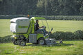<b>fd2200ts-con-tettuccio-parasole-fianco</b><br>Grillo FD2200TS keräävä korkeanostoleikkuri työssä aurinkokatos-varustuksella