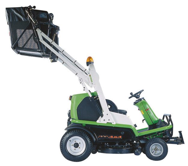 Etesia Hydro 124DX 4-vetodiesel korkeanosto 124cm