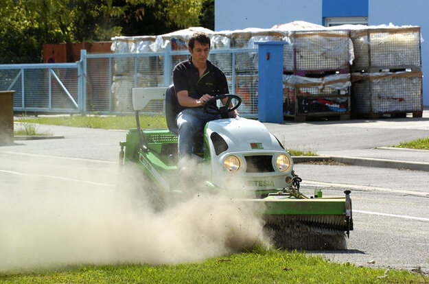 Etesia H100E avoharja 2